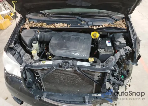 2014 Chrysler Town & Country Touring из США, поврежденный, VIN 2C4RC1BG3ER437518